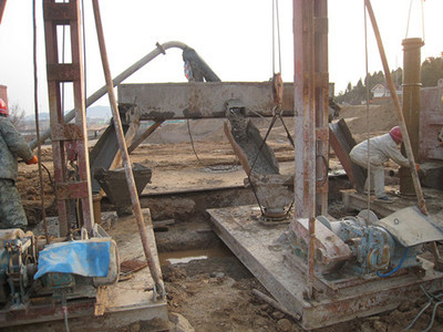 大壩防滲墻澆筑工程進展順利，筑牢水利工程安全基石